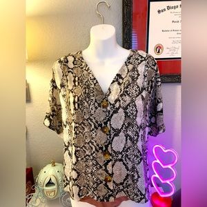 EXPRESS ✨Snakeskin Button up Blouse